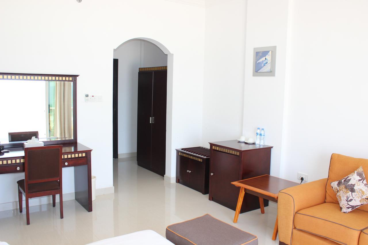 Beach Resort Салала Екстер'єр фото